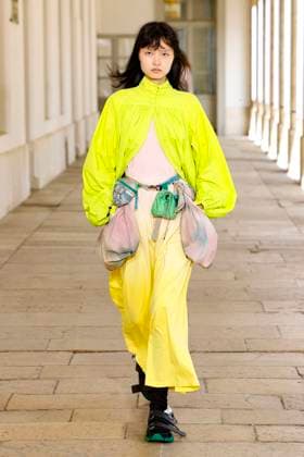 Défilé Kolor de la mode homme Printemps Été 2026 dans le cadre de la Fashion Week de Paris A model walks the runway during the Kolor Homme Ready to Wear Spring Summer 2026 fashion show as part of the Paris Menswear Fashion Week on June 28, 2025 in Paris, France Paris France  Copyright: xAgencex xBestimagexAgencex xBestimagex