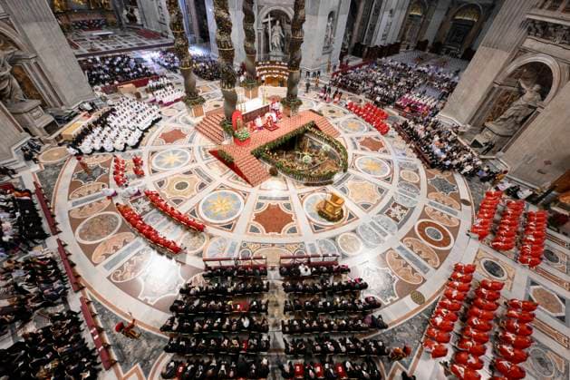 News Themen der Woche KW26 ITALY - POPE LEO XIV DURING A MASS ON THE DAY OF SAINTS PETER AND PAUL FEAST AT ST PETER S BASILICA IN THE VATICAN - 2025 6 29 Italy, Rome, Vatican, 2025 6 29 .Pope Leo XIV celebrating a Mass in St. Peter s Basilica at the Vatican, where he conferred the pallium on newly appointed metropolitan archbishops EDITORIAL USE ONLY - NO BOOKS Copyright: xVATICANxMEDIAx