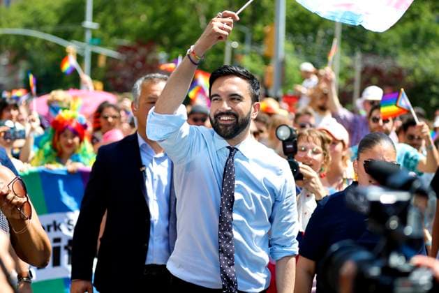 News Themen der Woche KW26 News Bilder des Tages Democratic candidate for New York City Mayor Zohran Mamdani marches on Fifth Avenue at the 2025 New York City Gay Pride Parade on Sunday, June 29, 2025 in New York City.  NYP2025062907 PeterxFoley