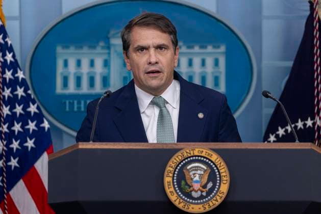 June 27, 2025, Washington, District Of Columbia, USA: Todd Blanche (R), US deputy attorney general, speaks during a press conference in the James Brady Briefing Room at the White House, on June 27,2025 in Washington D.C., following a Supreme Court ruling limiting the use of nationwide injunctions in birthright citizenship order. Washington USA - ZUMAmp H 20250627_znp_e119_009 Copyright: xMehmetxEserx