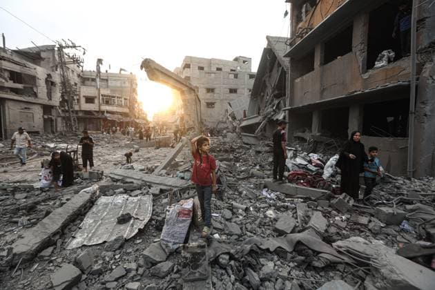 News Themen der Woche KW26 News Bilder des Tages Israeli attack completely destroys Gaza’s Yafa School, dozens displaced GAZA - JUNE 30: A view shows the rubble after the Israeli army carried out a nighttime attack on Yafa School, located in the Al-Tuffah neighborhood in the east of the Gaza Strip, on June 30, 2025. The school was completely destroyed in the attack, along with tents sheltering displaced Palestinians. As a result, many families were displaced for a second time, with their shelters and belongings buried under the rubble. Khames Alrefi Anadolu Gaza Gaza. Editorial use only. Please get in touch for any other usage.  Copyright: x2025xAnadoluxKhamesxAlrefix