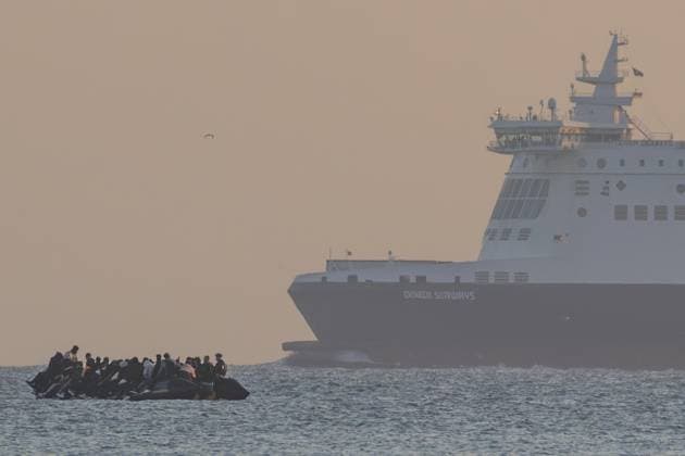News Themen der Woche KW27 News Bilder des Tages Migrants Attempt Channel Crossing from Gravelines GRAVELINES, FRANCE - JUNE 30: Migrants depart from the shore in a small boat as they sail into the English Channel in Gravelines, France, on June 30, 2025. Marcin Nowak Anadolu Gravelines France. Editorial use only. Please get in touch for any other usage.  Copyright: x2025xAnadoluxMarcinxNowakx
