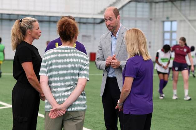 Prince of Wales visits St. George s Park, England s national football centre Britain s Prince William, the Prince of Wales, Patron of The Football Association, visits St. George s Park, England s national football centre, to meet with the England Women s team and wish them luck ahead of the 2025 UEFA Women s Euros competition in Burton on Trent, Monday, June 30, 2025., Credit:Darren Staples Avalon GBR, Burton on Trent Copyright: xDarrenxStaplesx xAvalonx 1016460002