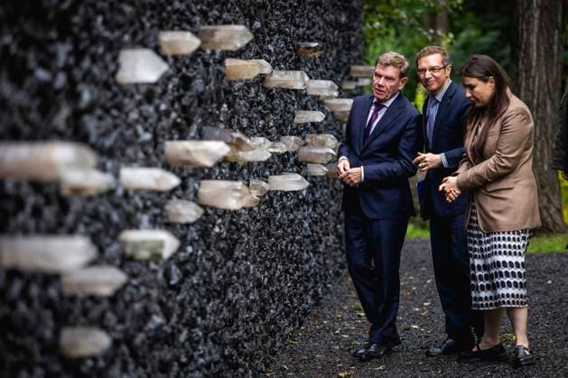 News Themen der Woche KW27 Bilder des Jahres 2025, News 06 Juni News Bilder des Tages Johann Wadephul (CDU), Bundesaussenminister, besucht Babyn Jar, eine Holocaust-Gedenkstaette in Kyjiw, 30.06.2025. Fotografiert im Auftrag des Auswaertigen Amtes Kyjiw Ukraine *** Johann Wadephul CDU , Federal Foreign Minister, visits Babyn Yar, a Holocaust memorial in Kyiv, 30 06 2025 Photographed on behalf of the Foreign Office Kyiv Ukraine Copyright: xJulianexSonntag AAx