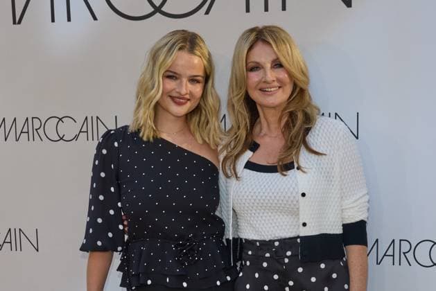 Nele Ludowig Roeffen mit Mutter Frauke Ludowig - Gaesteankunft zur Marccain Spring Summer 2026 Fashion Show A Quit Rebellion im Pei-Bau in Berlin am 01.07.2025. Marccain Spring Summer 2026 Fashion Show
