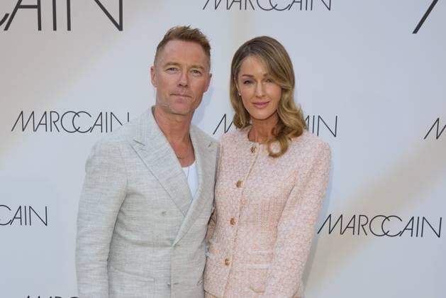 Roman Keating und Strom Keating - Gaesteankunft zur Marccain Spring Summer 2026 Fashion Show A Quit Rebellion im Pei-Bau in Berlin am 01.07.2025. Marccain Spring Summer 2026 Fashion Show