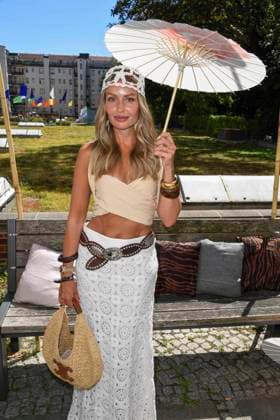 Olga Liber zu Gast bei der Fashion Show von Anja Gockel Von welchen Farben traeumt dein Glueck in Rahmen der Berlin Fashion Week 2025 am 01.Juli 2025 in Berlin Berlin Deutschland