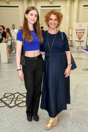 Olivia Kloss mit Heike Kloss Mutter tochter zu Gast in der Vip Beauty und Fashion Lounge von Reichert Communications im Rahmen der Fashion Week 2025 im Hotel de Rom am 01,Juli 2025 in Berlin Berlin Deutschland