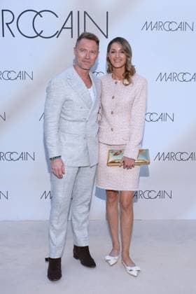 Ronan Keating und seine Ehefrau Storm Keating bei der Marc Cain - A Quiat Rebellion Modenschau am 1.07.2025 im Pei-Bau in Berlin Marc Cain Fashion Show in Berlin
