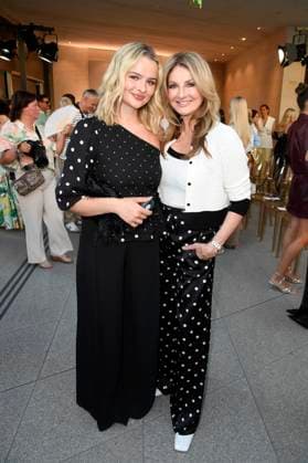 Frauke Ludowig mit Tochter Nele Ludowig Roeffen bei der Marc Cain Fashion Show A Quiet Rebellion auf der Berlin Fashion Week S S 2026 im Pei-Bau - Deutsches Historisches Museum. Berlin, 01.07.2025