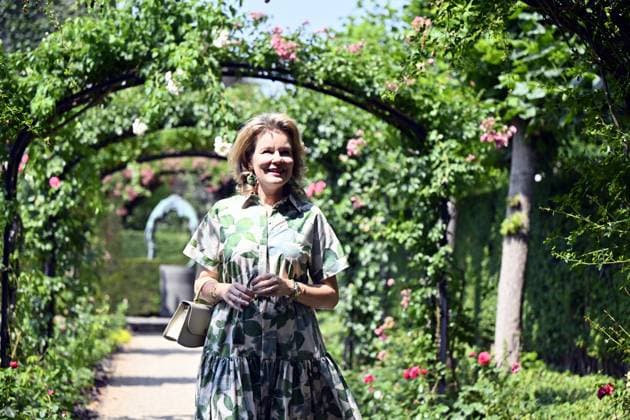 Entertainment Themen der Woche KW27 Queen Mathilde of Belgium pictured during a royal visit the Museum & Gardens van Buuren in Uccle, an Art Deco museum owned by art collectors David and Alice van Buuren, on Wednesday 02 July 2025. The museum houses numerous pieces of furniture, carpets, stained glass, sculptures, and paintings by international masters. To mark its 50th anniversary and the 100th anniversary of the birth of the Art Deco movement, the museum is also hosting an exhibition entitled Around Art Deco, dedicated to interwar sculpture.  ERICxLALMAND 128267854