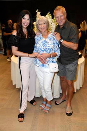 Alexandra Polzin mit Mutter Regina Polzin und Ehemann Gerhard Leinauer bei der Thomas Sabo Elyndra Kollektionspräsentation auf der Berlin Fashion Week S S 2026 im Hotel de Rome. Berlin, 02.07.2025