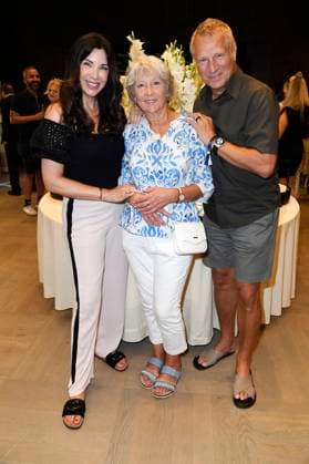 Alexandra Polzin mit Mutter Regina Polzin und Ehemann Gerhard Leinauer bei der Thomas Sabo Elyndra Kollektionspräsentation auf der Berlin Fashion Week S S 2026 im Hotel de Rome. Berlin, 02.07.2025