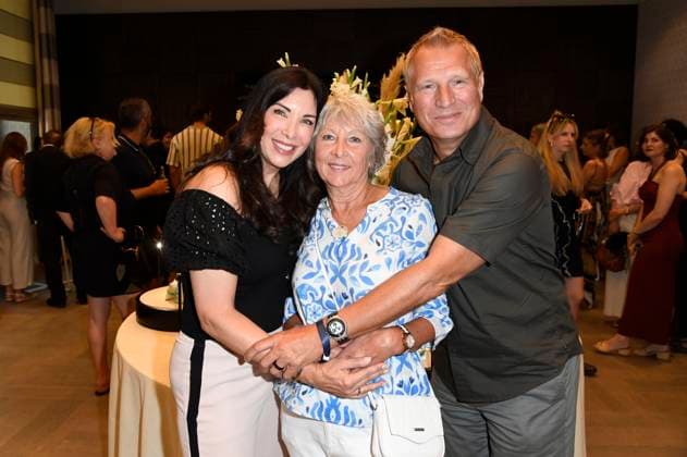 Alexandra Polzin mit Mutter Regina Polzin und Ehemann Gerhard Leinauer bei der Thomas Sabo Elyndra Kollektionspräsentation auf der Berlin Fashion Week S S 2026 im Hotel de Rome. Berlin, 02.07.2025