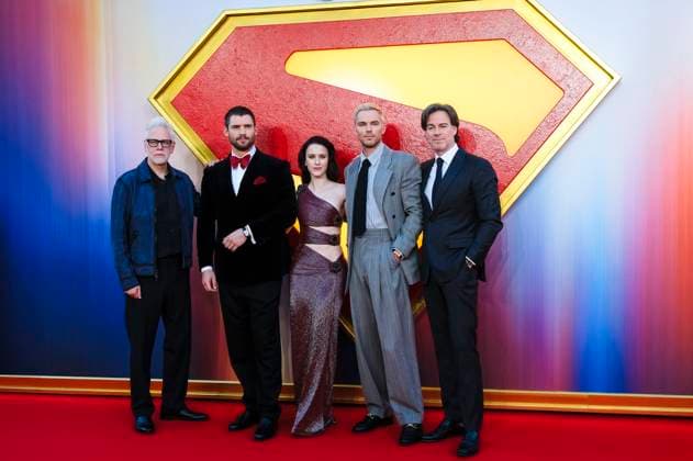 James Gunn, David Corenswet, Rachel Brosnahan, Nicholas Hoult und Peter Safran beim Fan Event zum Kinofilm Superman im Cineworld Leicester Square. London, 02.07.2025