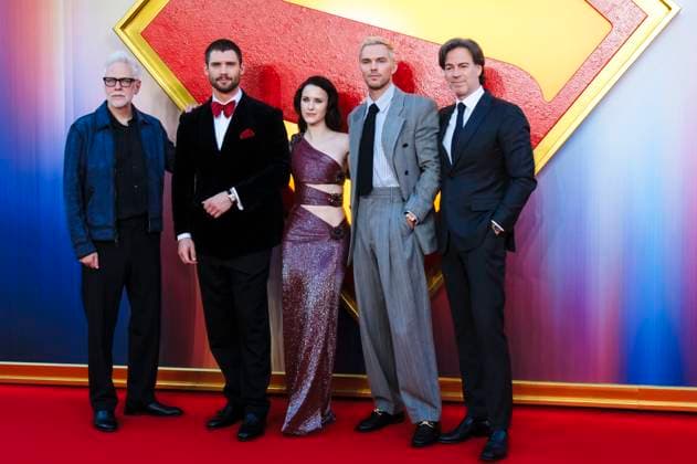 James Gunn, David Corenswet, Rachel Brosnahan, Nicholas Hoult und Peter Safran beim Fan Event zum Kinofilm Superman im Cineworld Leicester Square. London, 02.07.2025