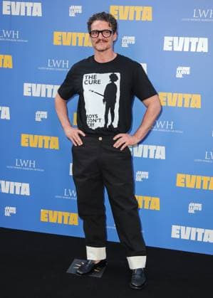 Arrivals for the Jamie Lloyd production of Evita at The London Palladium Featuring: Pedro Pascal Where: London, United Kingdom When: 02 Jul 2025 Credit: John Rainford Cover Images EDITORIAL USE ONLY. NOT FOR USE BY NEWSPAPERS BASED IN THE UK. Copyright: xx coverimg54888839