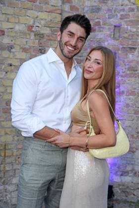 Dennis Gries mit Freundin Katharina Katja Geretschuchin beim LASCANA SUMMER CLUB im Rahmen der Berlin Fashion Week Frühling Sommer 2026 im Maaya Berlin am 02.07.2025