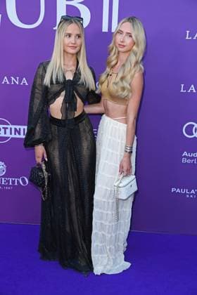 Davina Geiss mit Schwester Shania Geiss beim LASCANA SUMMER CLUB im Rahmen der Berlin Fashion Week Frühling Sommer 2026 im Maaya Berlin am 02.07.2025