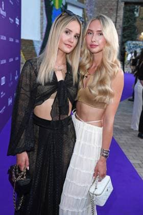 Davina Geiss mit Schwester Shania Geiss beim LASCANA SUMMER CLUB im Rahmen der Berlin Fashion Week Frühling Sommer 2026 im Maaya Berlin am 02.07.2025
