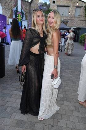 Davina Geiss mit Schwester Shania Geiss beim LASCANA SUMMER CLUB im Rahmen der Berlin Fashion Week Frühling Sommer 2026 im Maaya Berlin am 02.07.2025