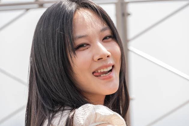 Entertainment Themen der Woche KW27 July 2, 2025, Bronx, New York, USA: BIBI, South Korean singer-songwriter (Kim Hyeong-seo) wearing dress by Glowny visits Empire State Building in New York on July 2, 2025 Bronx USA - ZUMAr339 20250702_znp_r339_023 Copyright: xLevxRadinx