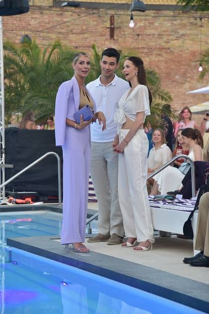 DeutschlandPremiere JURASSIC World Annika Gassner, San Diego Poth mit Freundin Louisa Büscher ã LASCANA Summer Club Ò verwandelte die bekannte Hamburger Lingerie- und Beachwear-Brand die urbane Location ãMaayaÒ in Berlin-Friedrichshain in eine tropische Oase mit Pool in Berlin, am 02.07.2025