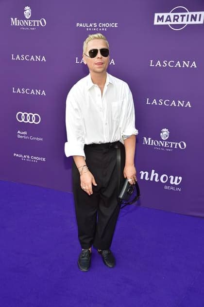 DeutschlandPremiere JURASSIC World Dawid Tomaszewski, Polnischer Designer ã LASCANA Summer Club Ò verwandelte die bekannte Hamburger Lingerie- und Beachwear-Brand die urbane Location ãMaayaÒ in Berlin-Friedrichshain in eine tropische Oase mit Pool in Berlin, am 02.07.2025