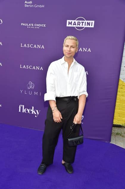 DeutschlandPremiere JURASSIC World Dawid Tomaszewski, Polnischer Designer ã LASCANA Summer Club Ò verwandelte die bekannte Hamburger Lingerie- und Beachwear-Brand die urbane Location ãMaayaÒ in Berlin-Friedrichshain in eine tropische Oase mit Pool in Berlin, am 02.07.2025