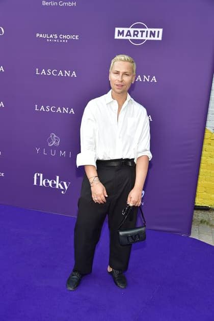 DeutschlandPremiere JURASSIC World Dawid Tomaszewski, Polnischer Designer ã LASCANA Summer Club Ò verwandelte die bekannte Hamburger Lingerie- und Beachwear-Brand die urbane Location ãMaayaÒ in Berlin-Friedrichshain in eine tropische Oase mit Pool in Berlin, am 02.07.2025