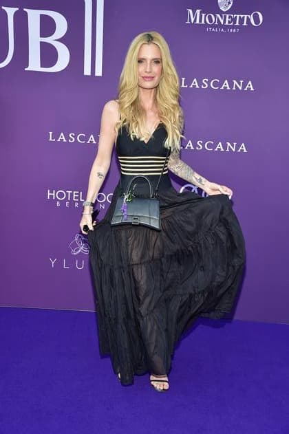 DeutschlandPremiere JURASSIC World Mirja du mont ã LASCANA Summer Club Ò verwandelte die bekannte Hamburger Lingerie- und Beachwear-Brand die urbane Location ãMaayaÒ in Berlin-Friedrichshain in eine tropische Oase mit Pool in Berlin, am 02.07.2025