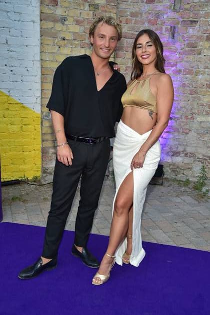 DeutschlandPremiere JURASSIC World Julian Engels, Ehemann von Sängerin Sarah Engels ã LASCANA Summer Club Ò verwandelte die bekannte Hamburger Lingerie- und Beachwear-Brand die urbane Location ãMaayaÒ in Berlin-Friedrichshain in eine tropische Oase mit Pool in Berlin, am 02.07.2025