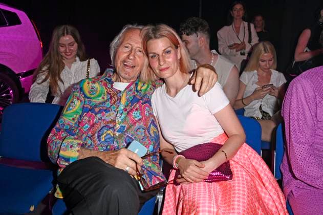 Reiner Schöne mit Ehefrau Anja Schöne bei der Marcel Ostertag Fashion Show auf der Berlin Fashion Week S S 2026 in der Uber Eats Music Hall. Berlin, 02.07.2025