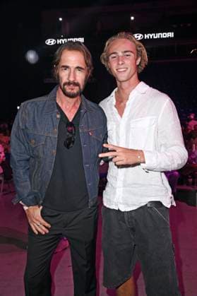 Thomas Hayo und Moritz Rüdiger bei der Marcel Ostertag Fashion Show auf der Berlin Fashion Week S S 2026 in der Uber Eats Music Hall. Berlin, 02.07.2025