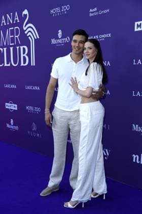 San Diego Pooth mit Freundin Louisa Büscher beim LASCANA SUMMER CLUB im Rahmen der Berlin Fashion Week im Maaya in Berlin am 02.07.2025