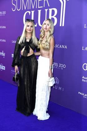 Davina Geiss mit Schwester Shania Geiss beim LASCANA SUMMER CLUB im Rahmen der Berlin Fashion Week im Maaya in Berlin am 02.07.2025