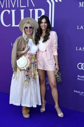 Sarah Rissen (Lascana Marketing Chefin) und Lili Paul-Roncalli beim LASCANA SUMMER CLUB im Rahmen der Berlin Fashion Week im Maaya in Berlin am 02.07.2025