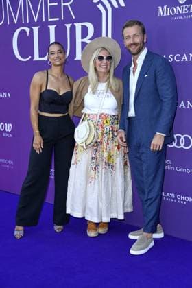Amira Aly, Sarah Rissen (Lascana Marketing Chefin) und Christian Düren beim LASCANA SUMMER CLUB im Rahmen der Berlin Fashion Week im Maaya in Berlin am 02.07.2025