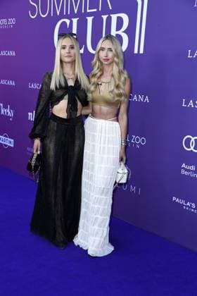 Davina Geiss mit Schwester Shania Geiss beim LASCANA SUMMER CLUB im Rahmen der Berlin Fashion Week im Maaya in Berlin am 02.07.2025