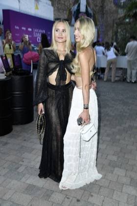 Davina Geiss mit Schwester Shania Geiss beim LASCANA SUMMER CLUB im Rahmen der Berlin Fashion Week im Maaya in Berlin am 02.07.2025