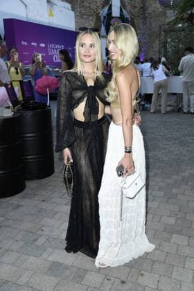 Davina Geiss mit Schwester Shania Geiss beim LASCANA SUMMER CLUB im Rahmen der Berlin Fashion Week im Maaya in Berlin am 02.07.2025
