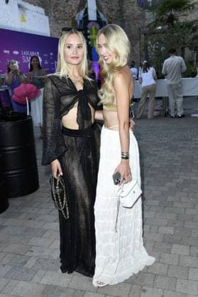 Davina Geiss mit Schwester Shania Geiss beim LASCANA SUMMER CLUB im Rahmen der Berlin Fashion Week im Maaya in Berlin am 02.07.2025