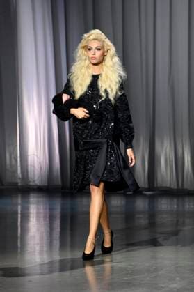 Model bei der Kilian Kerner Fashion Show auf der Berlin Fashion Week S S 2026 in der Uber Eats Music Hall. Berlin, 02.07.2025