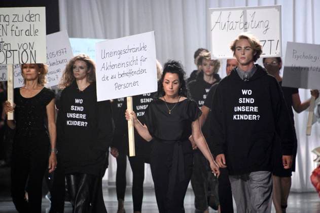 Models bei der Kilian Kerner Fashion Show auf der Berlin Fashion Week S S 2026 in der Uber Eats Music Hall. Berlin, 02.07.2025