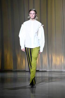 Model bei der Danny Reinke Fashion Show auf der Berlin Fashion Week S S 2026 in der Uber Eats Music Hall. Berlin, 02.07.2025