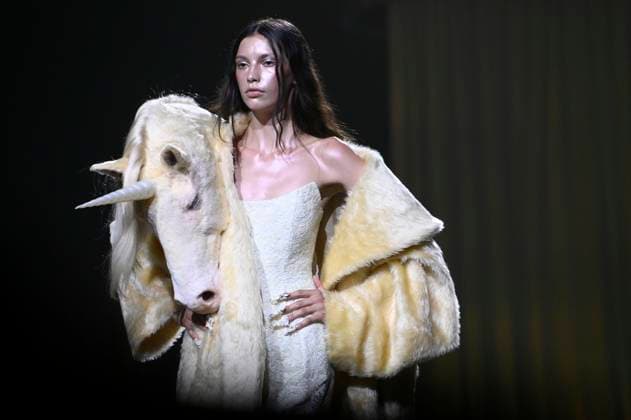 Model bei der Danny Reinke Fashion Show auf der Berlin Fashion Week S S 2026 in der Uber Eats Music Hall. Berlin, 02.07.2025