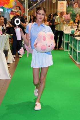 Canel Delice beim WALK of Mumuso in der Mall of Berlin im Rahmen der Berlin Fashion Week SS26 (Frühling Sommer 2026) am 03.07.2025