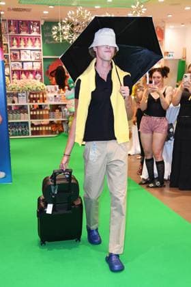 Moritz Rüdiger beim WALK of Mumuso in der Mall of Berlin im Rahmen der Berlin Fashion Week SS26 (Frühling Sommer 2026) am 03.07.2025