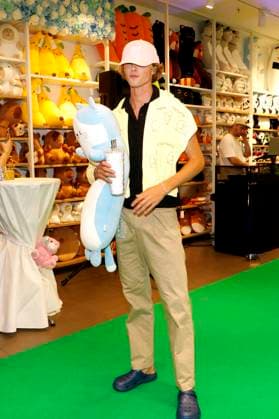 Moritz Rüdiger beim Walk of Mumuso im Rahmen der Berlin Fashion Week S S 2026 in der Mall of Berlin. Berlin, 03.07.2025