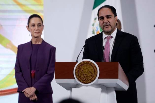 Mexico™s President Claudia Sheinbaum Presents Plan Mexico General Director of GENBIO, Jose Miguel Ramos Rodriguez, speaks during the presentation of Plan Mexico to the national pharmaceutical industry with the companies Laboratorios Kener and Grupo Neolpharma for manufacturing of specialized medications in Mexico at news conference at National Palace. on July 3, 2025 in Mexico City, Mexico. (Phto by Luis Barron Eyepix Group) Copyright: xLuisxBarron xEyepixxGroupx LB_03072025_160864